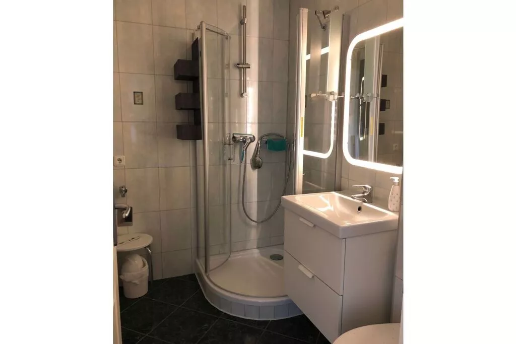 323892-Bathroom