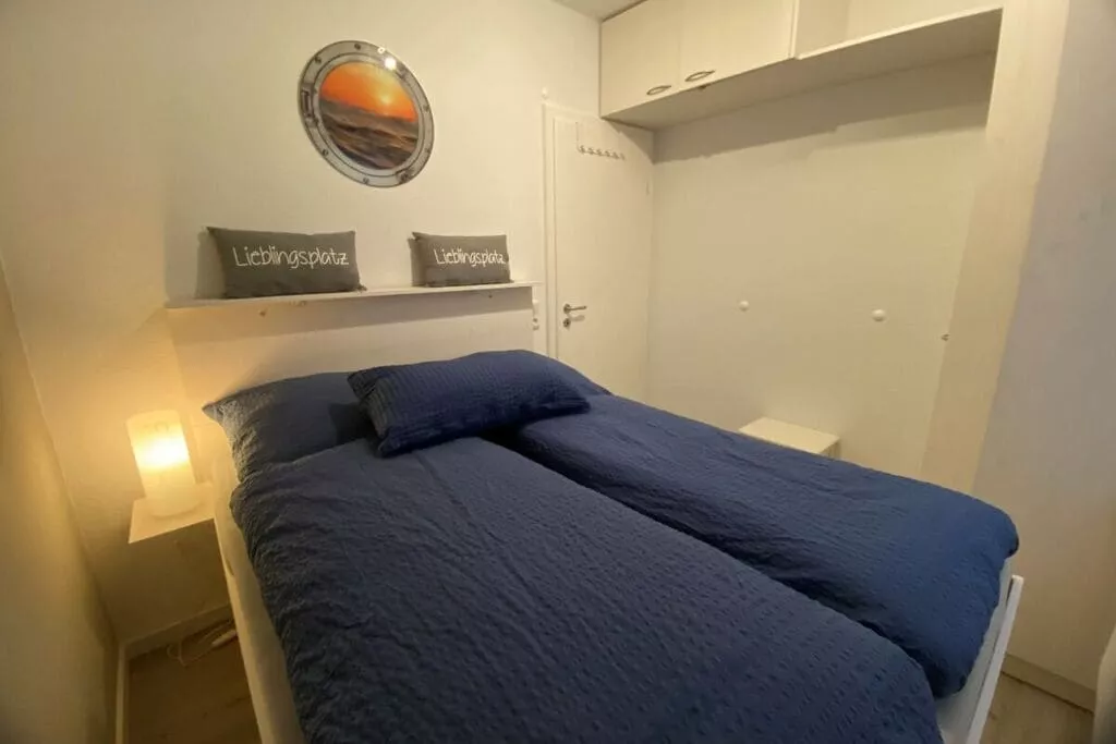 389931-Bedroom