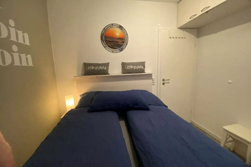 389931-Bedroom