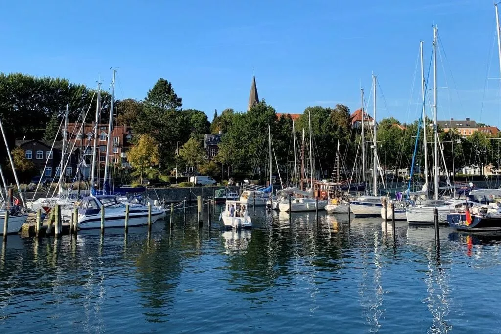 389931-View