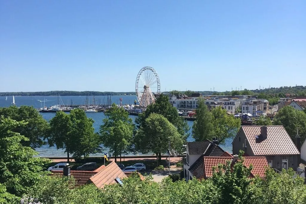 389931-View