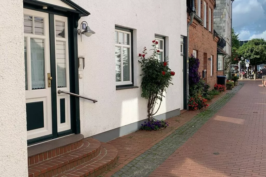 389931-View