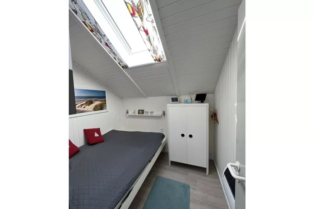 287466-Bedroom