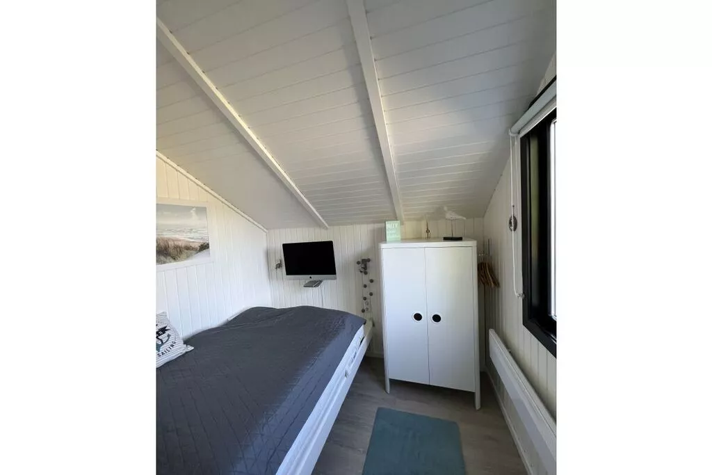 287466-Bedroom
