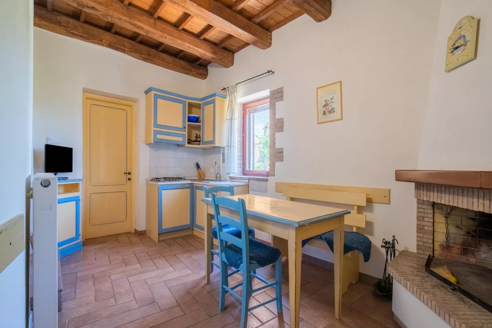 Fonni Blu-Dining room