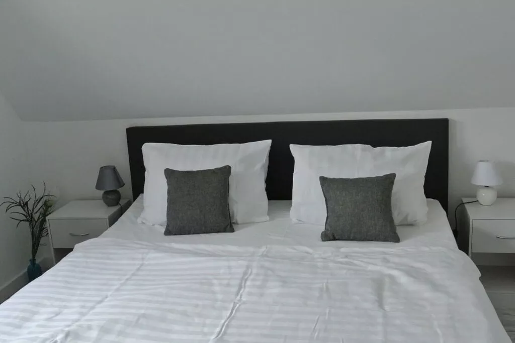 224503-Bedroom