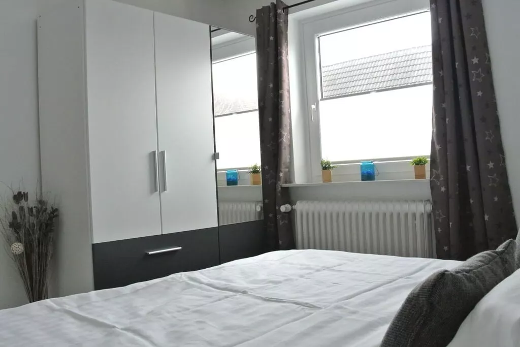 224503-Bedroom