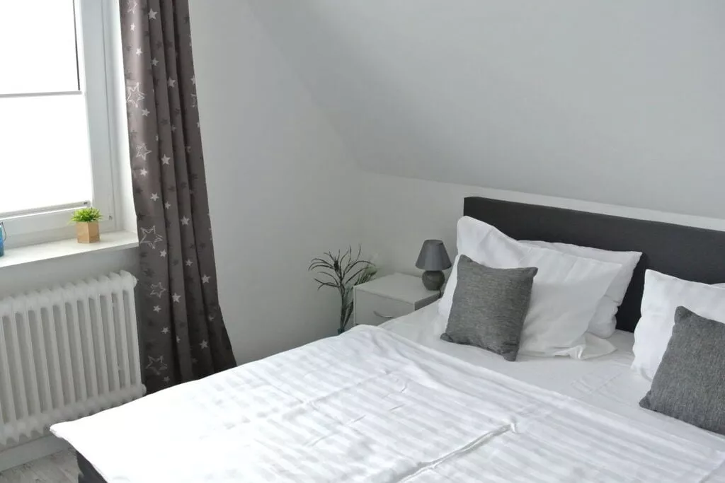 224503-Bedroom