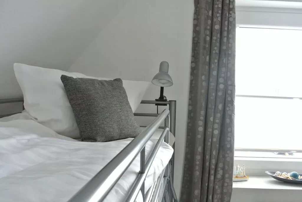 224503-Bedroom