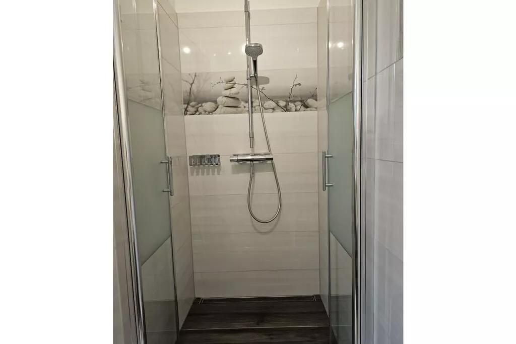 369469-Bathroom