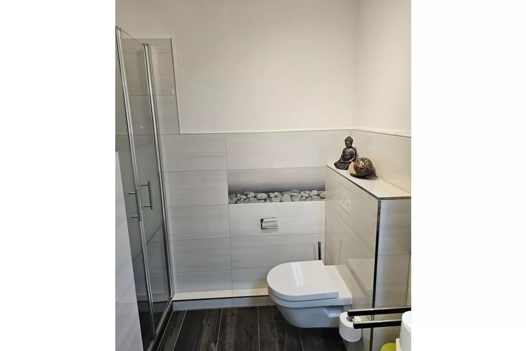 369469-Bathroom
