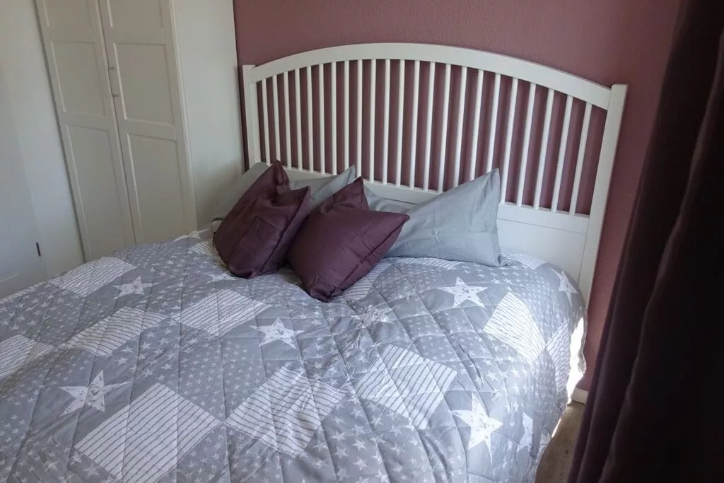 232379-Bedroom