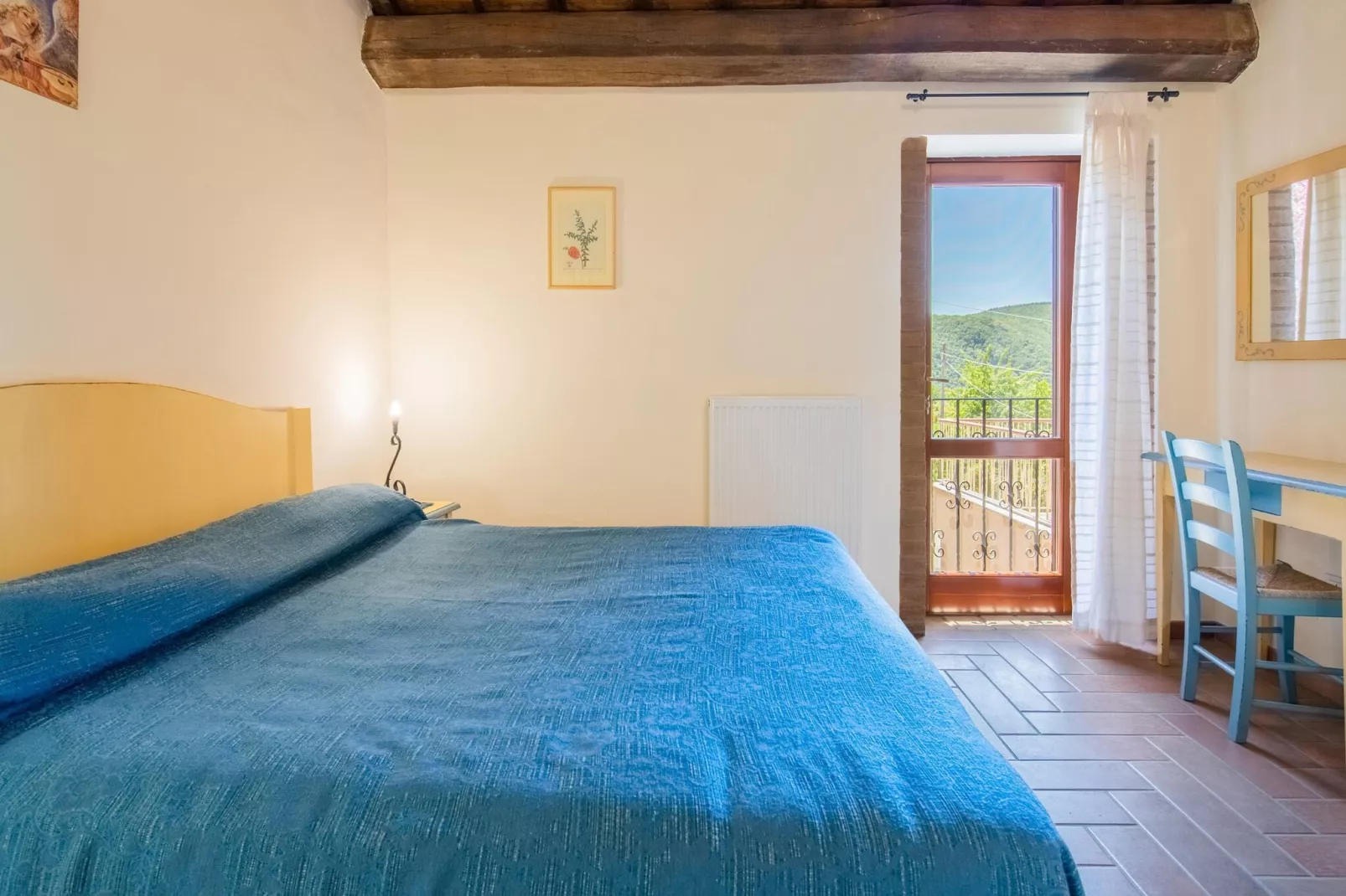 Fonni Blu-Bedroom