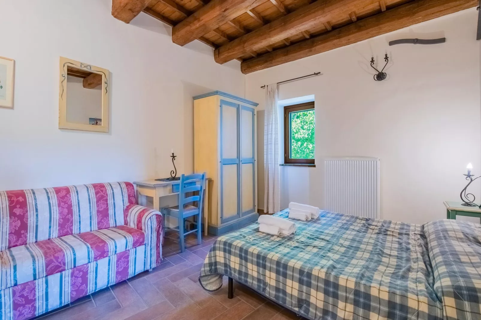 Fonni Blu-Bedroom