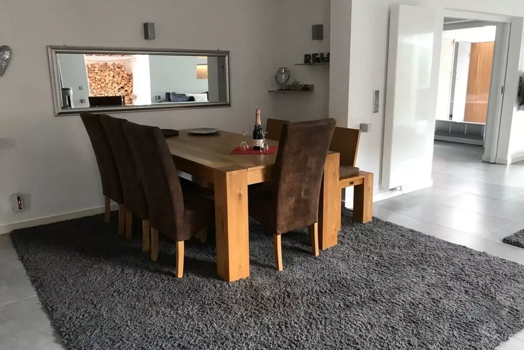 226039-Dining room
