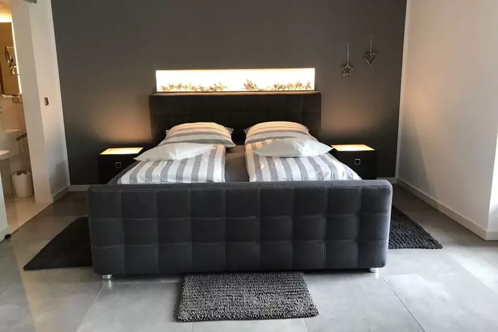 226039-Bedroom