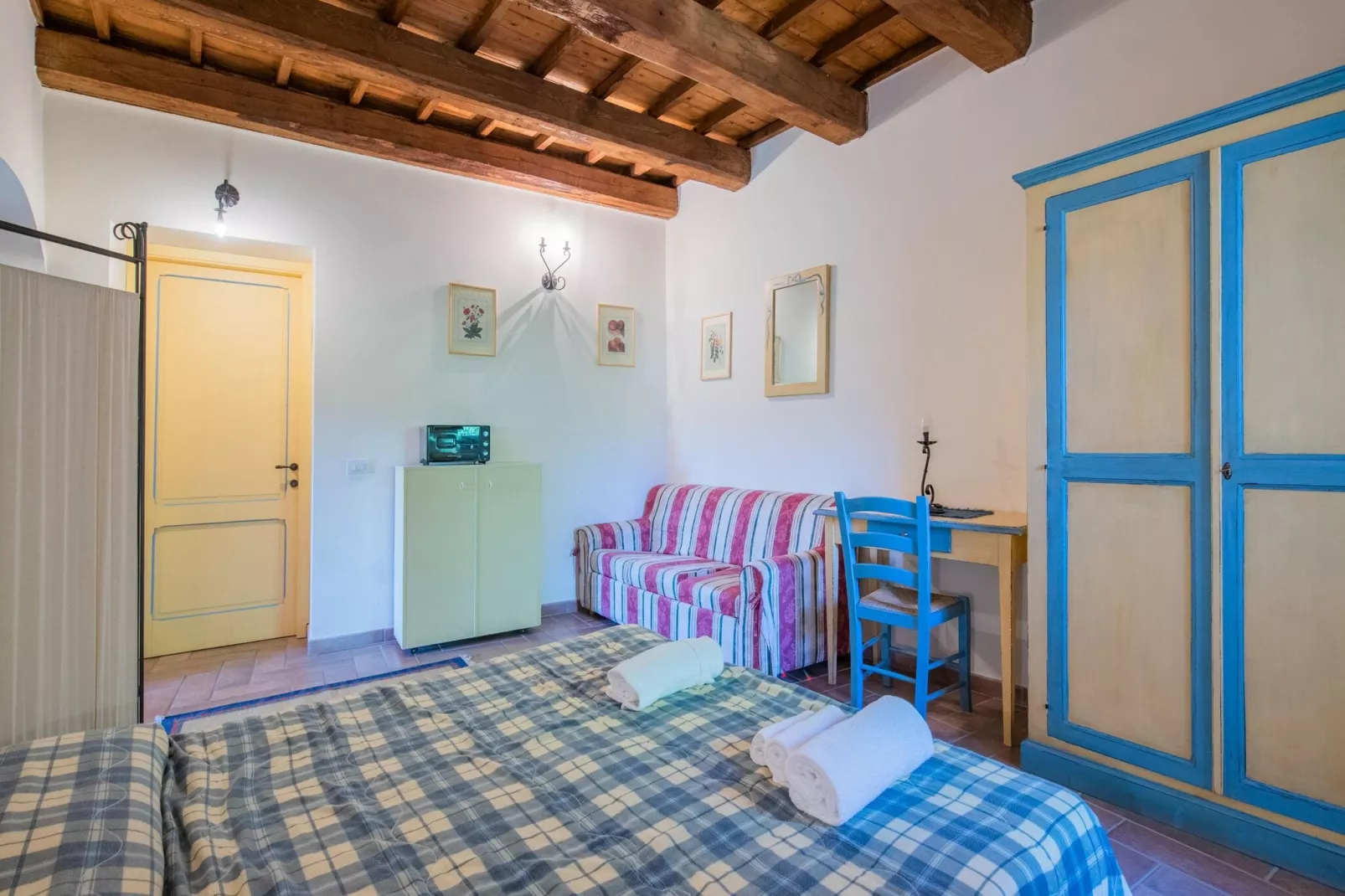 Fonni Blu-Bedroom