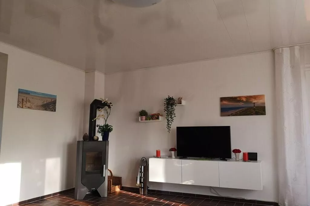 240040-Living room