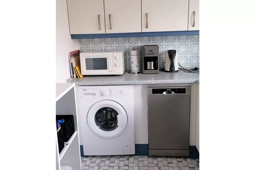 240040-Kitchen