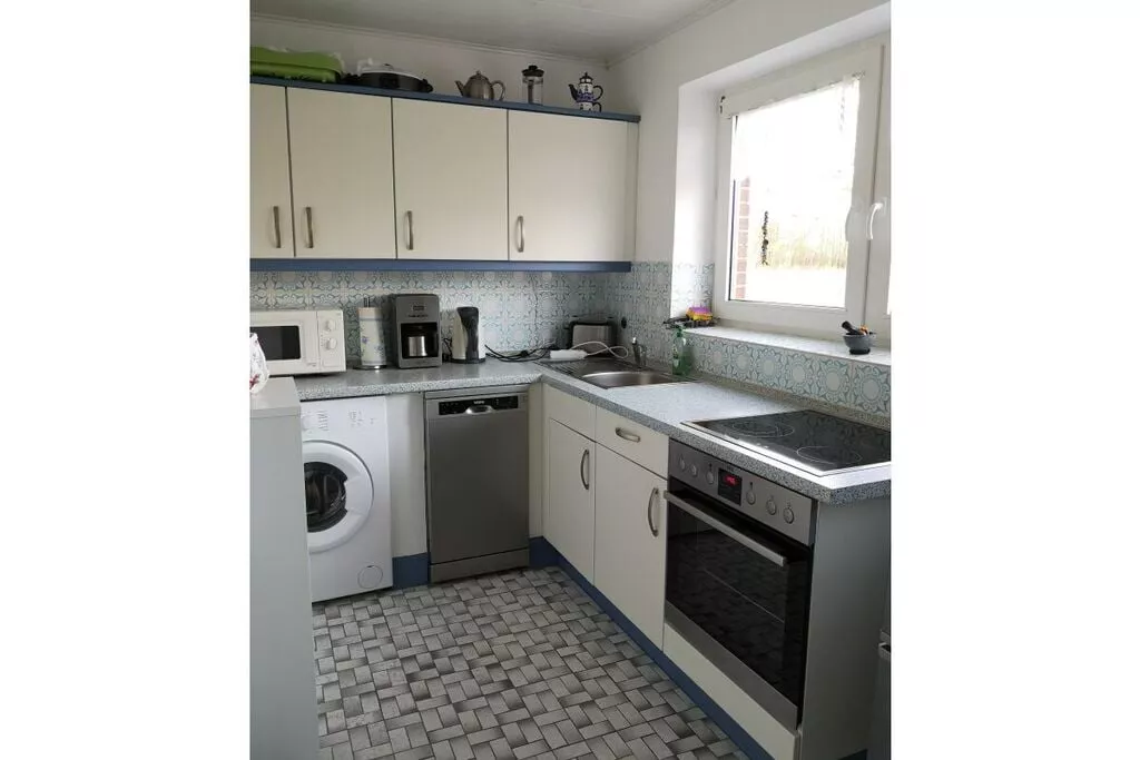 240040-Kitchen