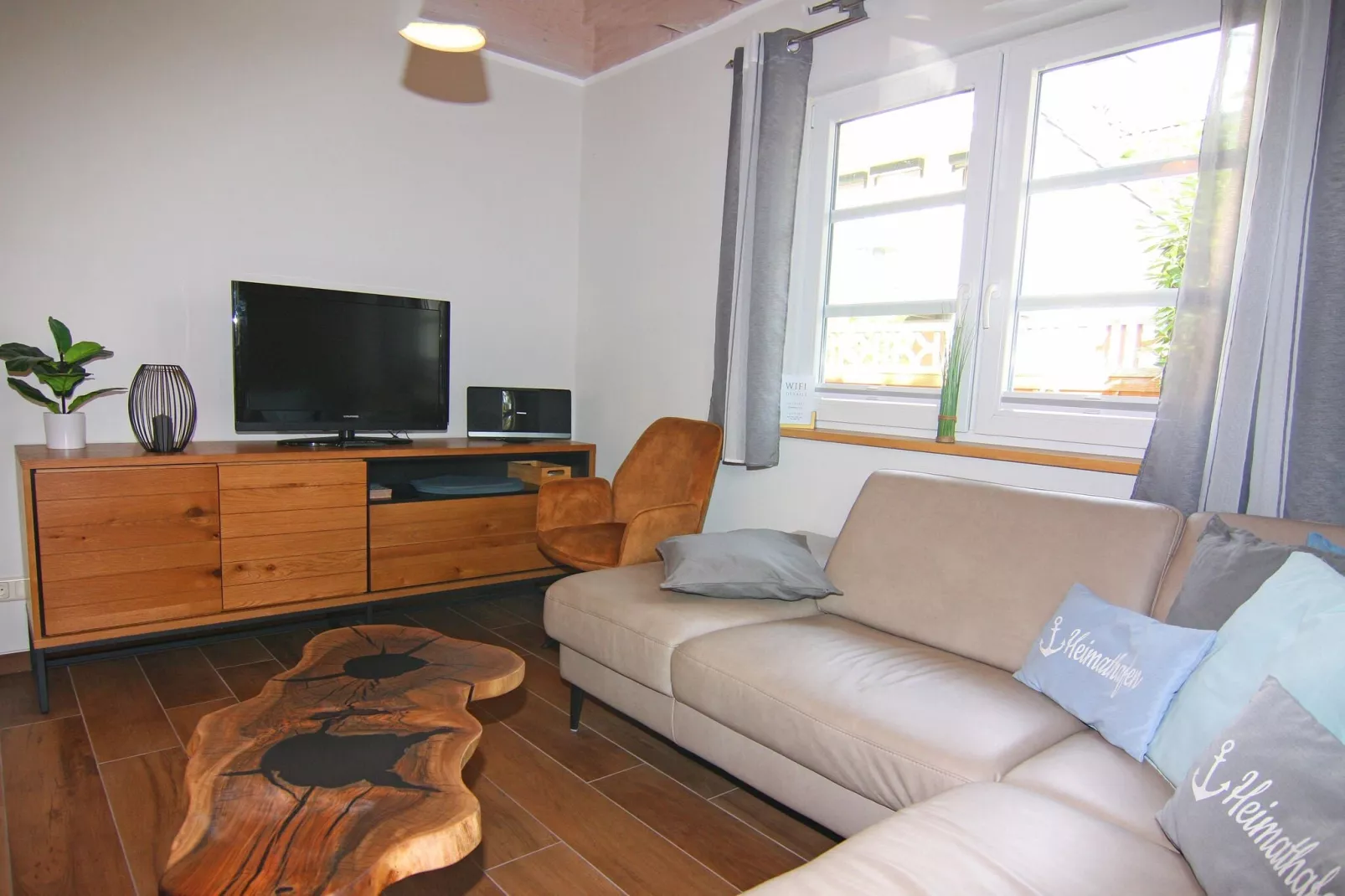 DHH Dünenhaus I links DHH-Salon