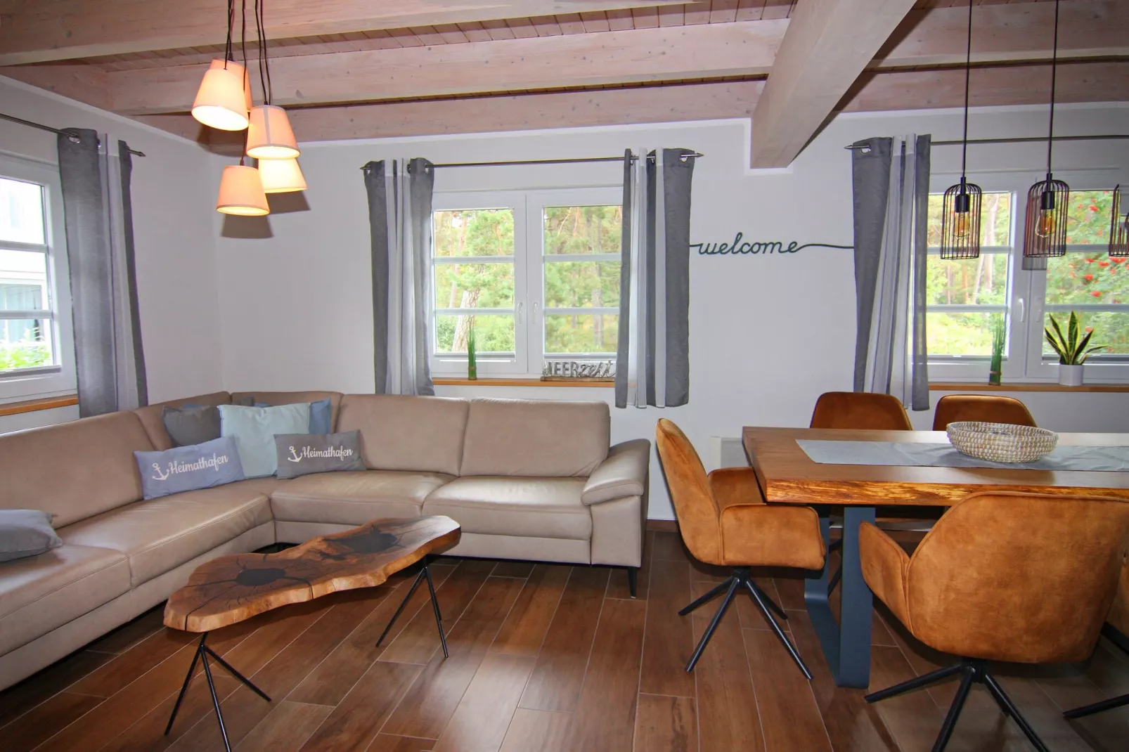 DHH Dünenhaus I links DHH-Salon