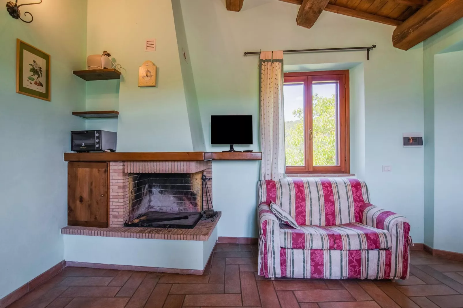 Fonni Verde-Living room