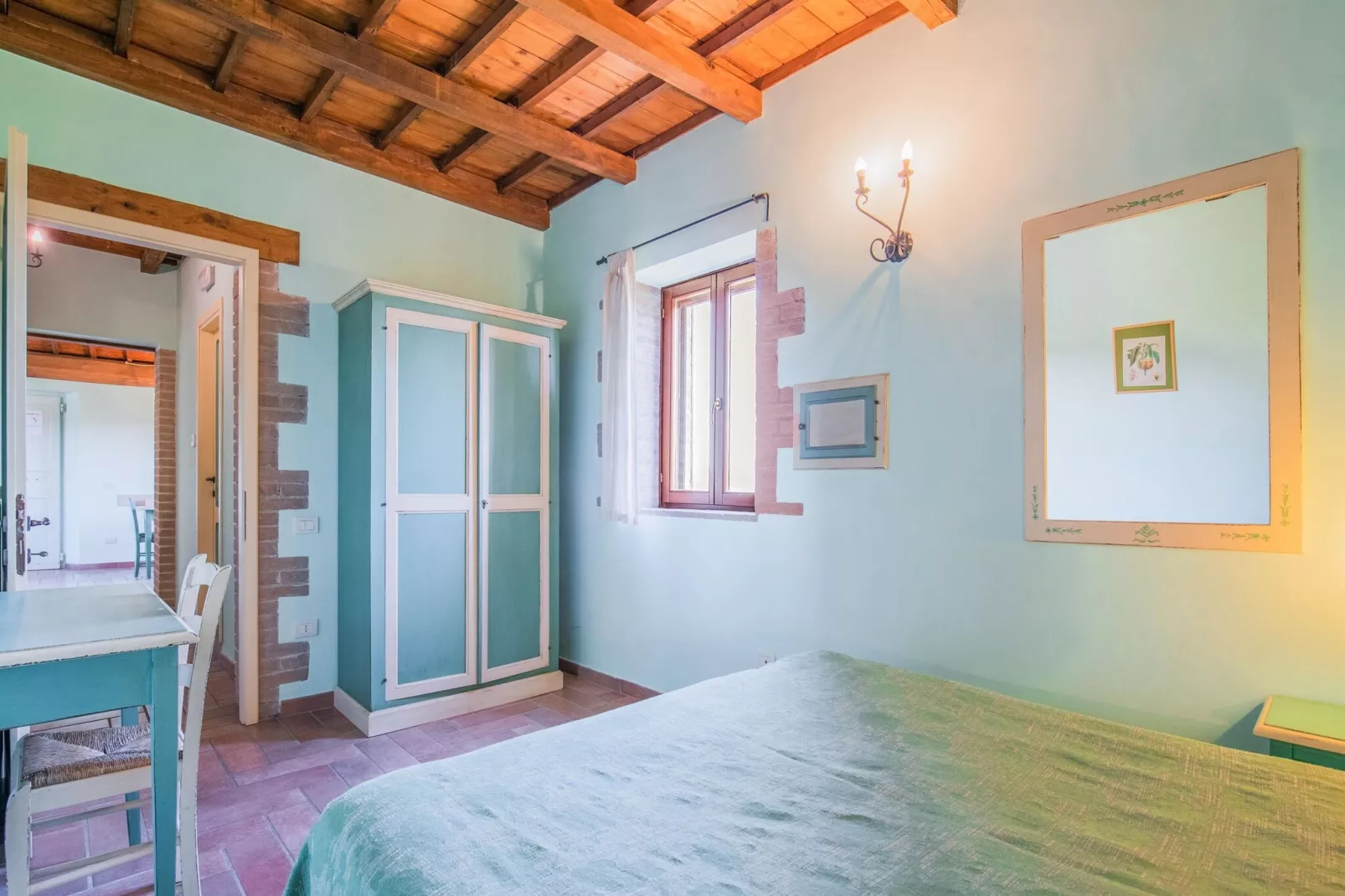 Fonni Verde-Bedroom
