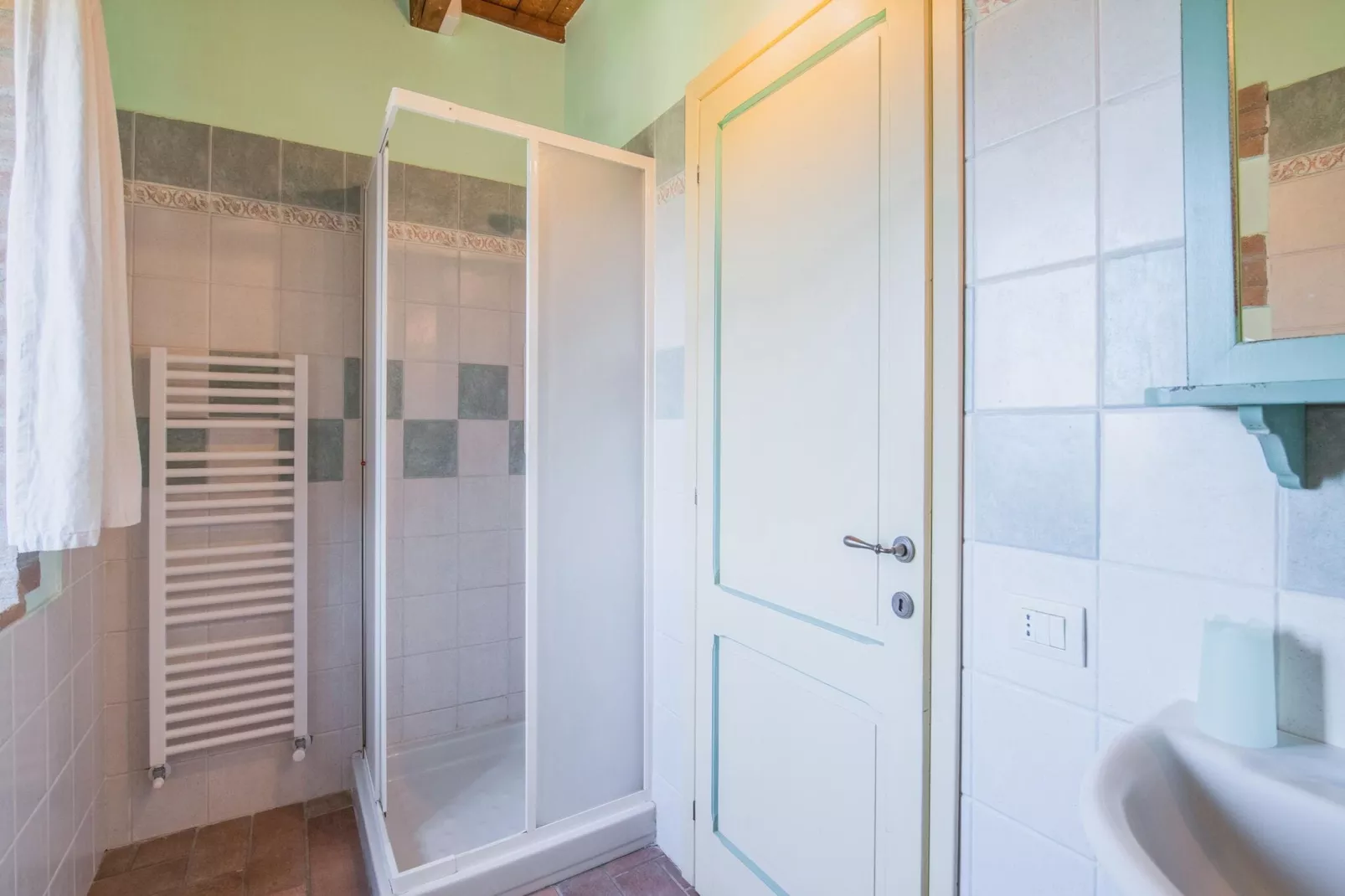 Fonni Verde-Bathroom