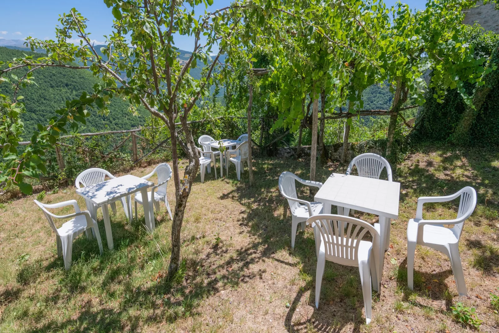 Fonni Verde-Gardens summer