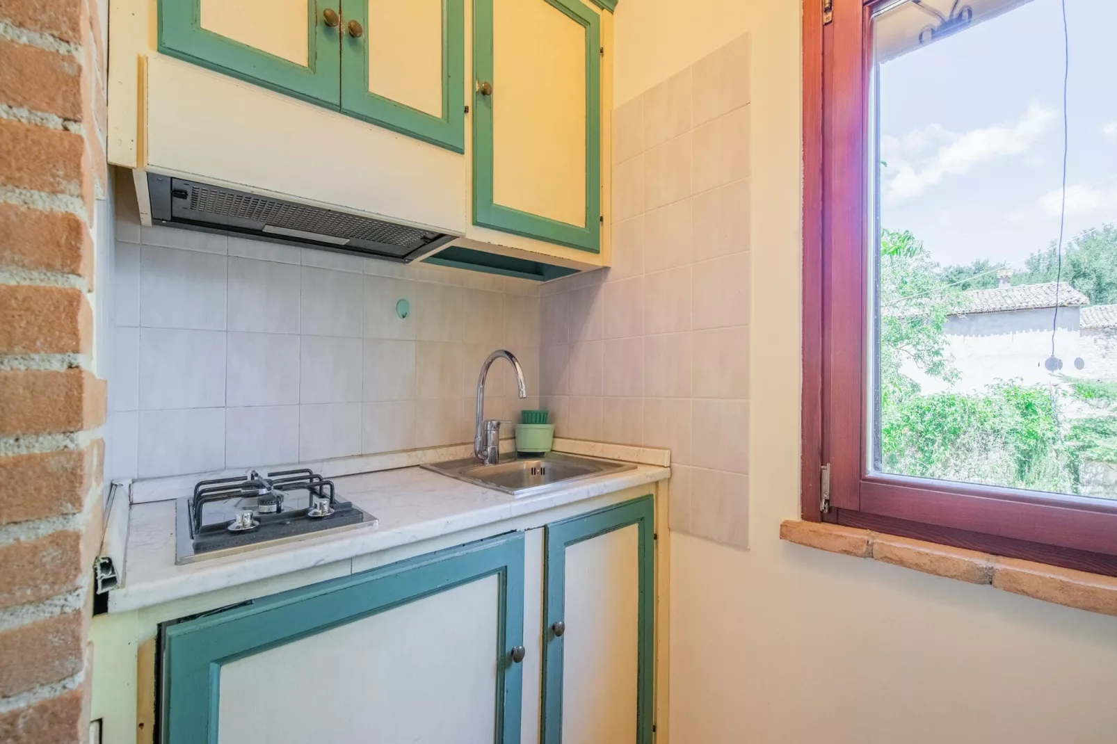 Fonni Giallo-Kitchen
