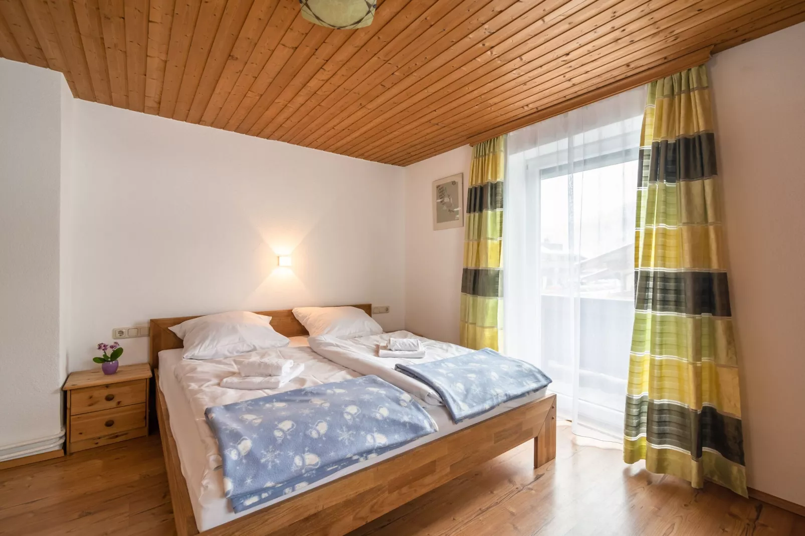 Maria Leni-Bedroom