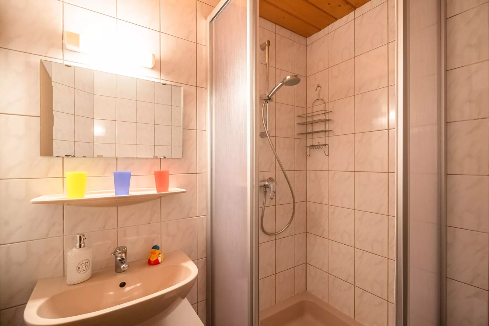 Maria Leni-Bathroom