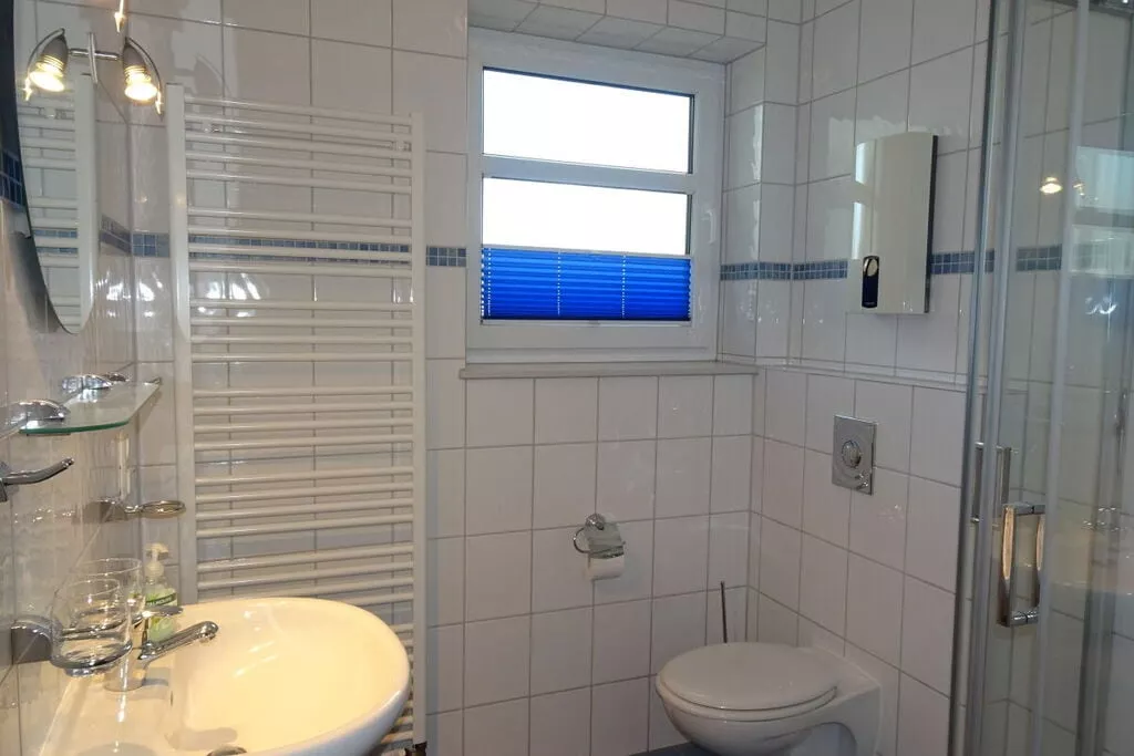 376683-Bathroom