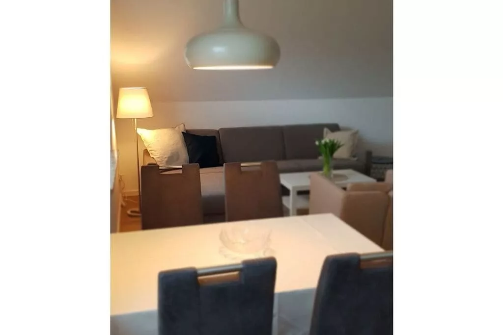 293366-Dining room
