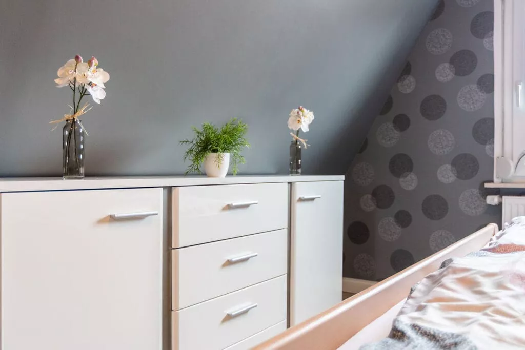 264169-Bedroom