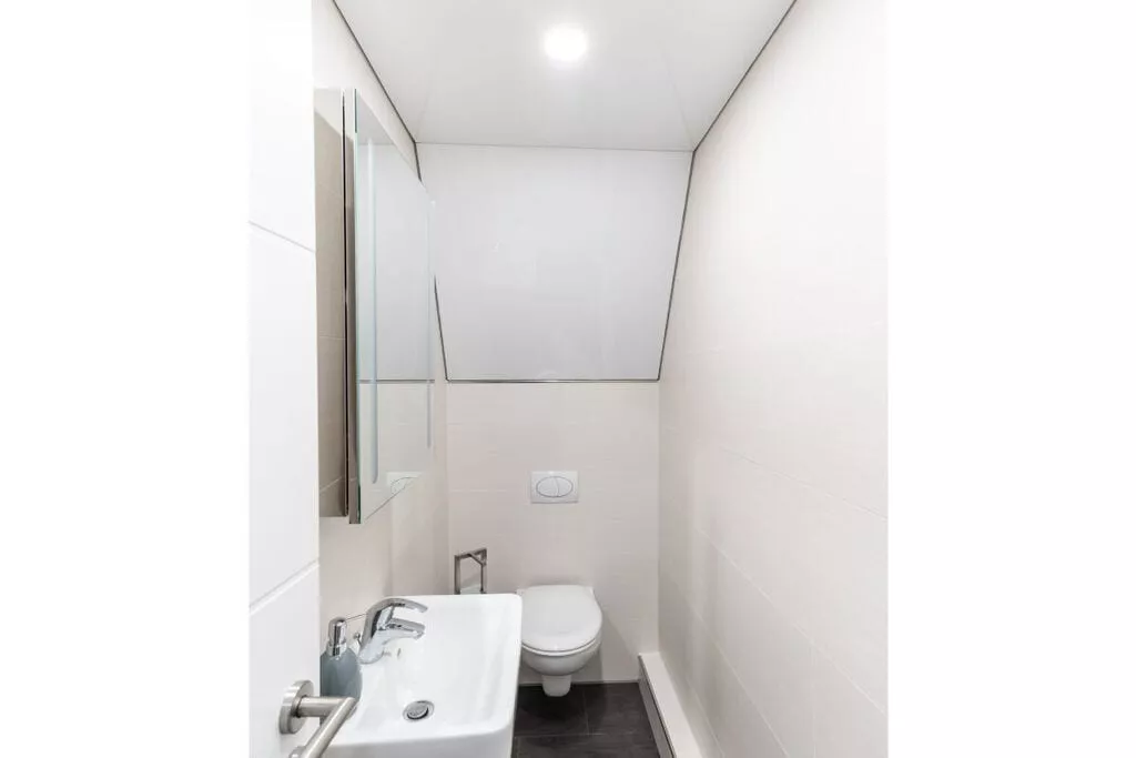 320006-Bathroom