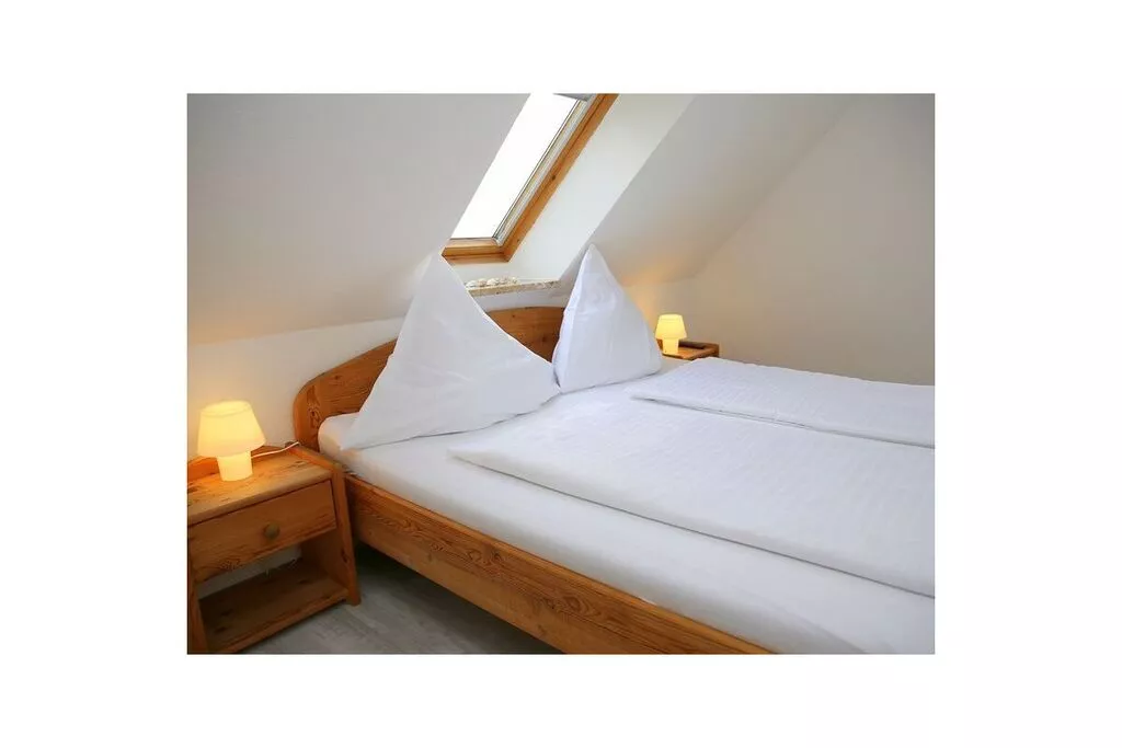295486-Bedroom