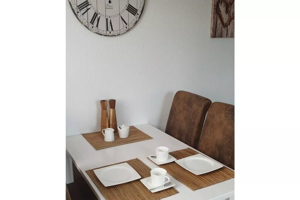 271604-Dining room