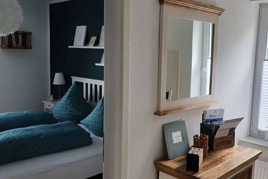 271604-Bedroom