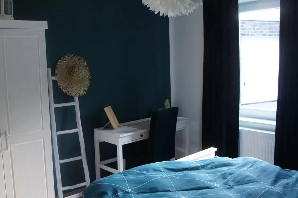 271604-Bedroom