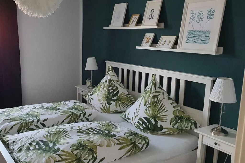 271604-Bedroom