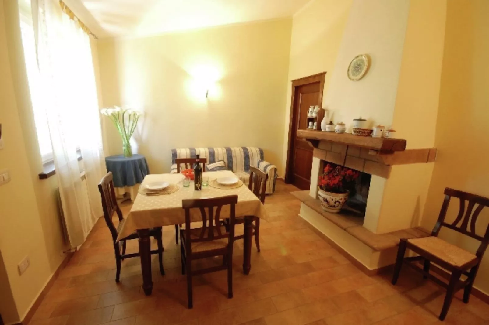 Sangiovese-Dining room