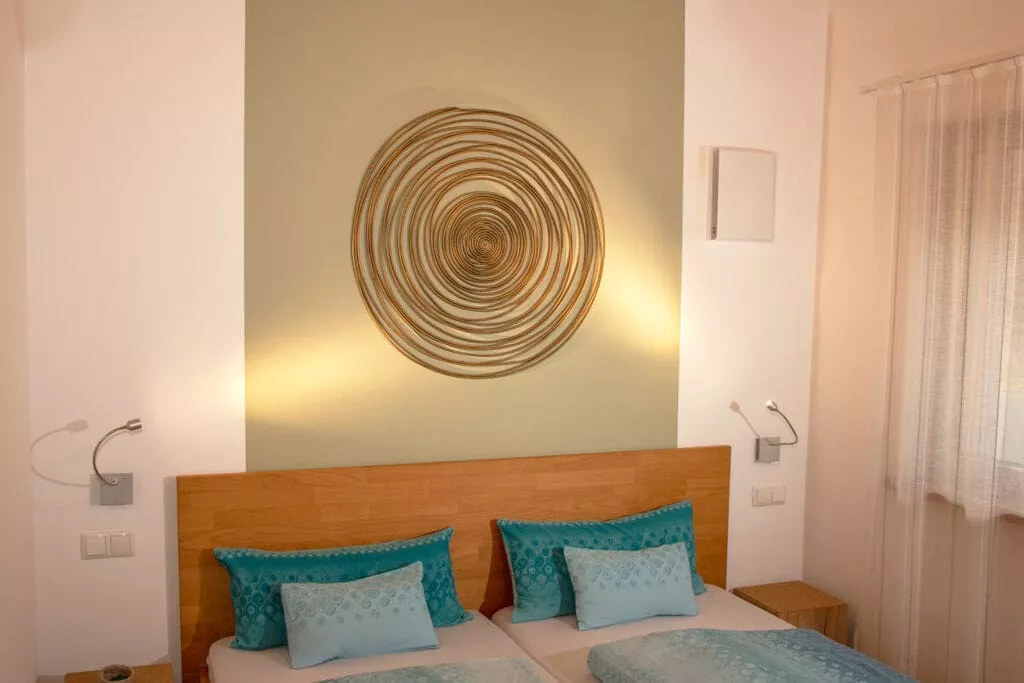 269613-Bedroom