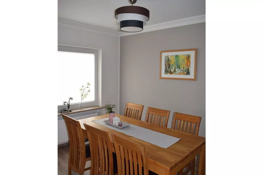 383556-Dining room