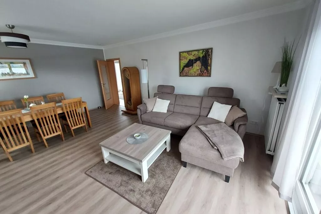 383556-Dining room