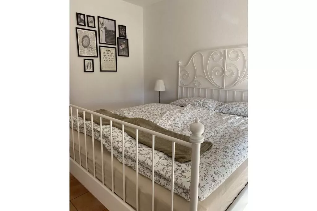 299213-Bedroom