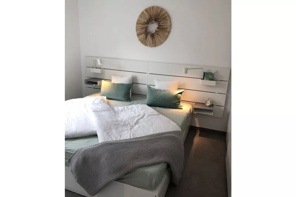 309931-Bedroom