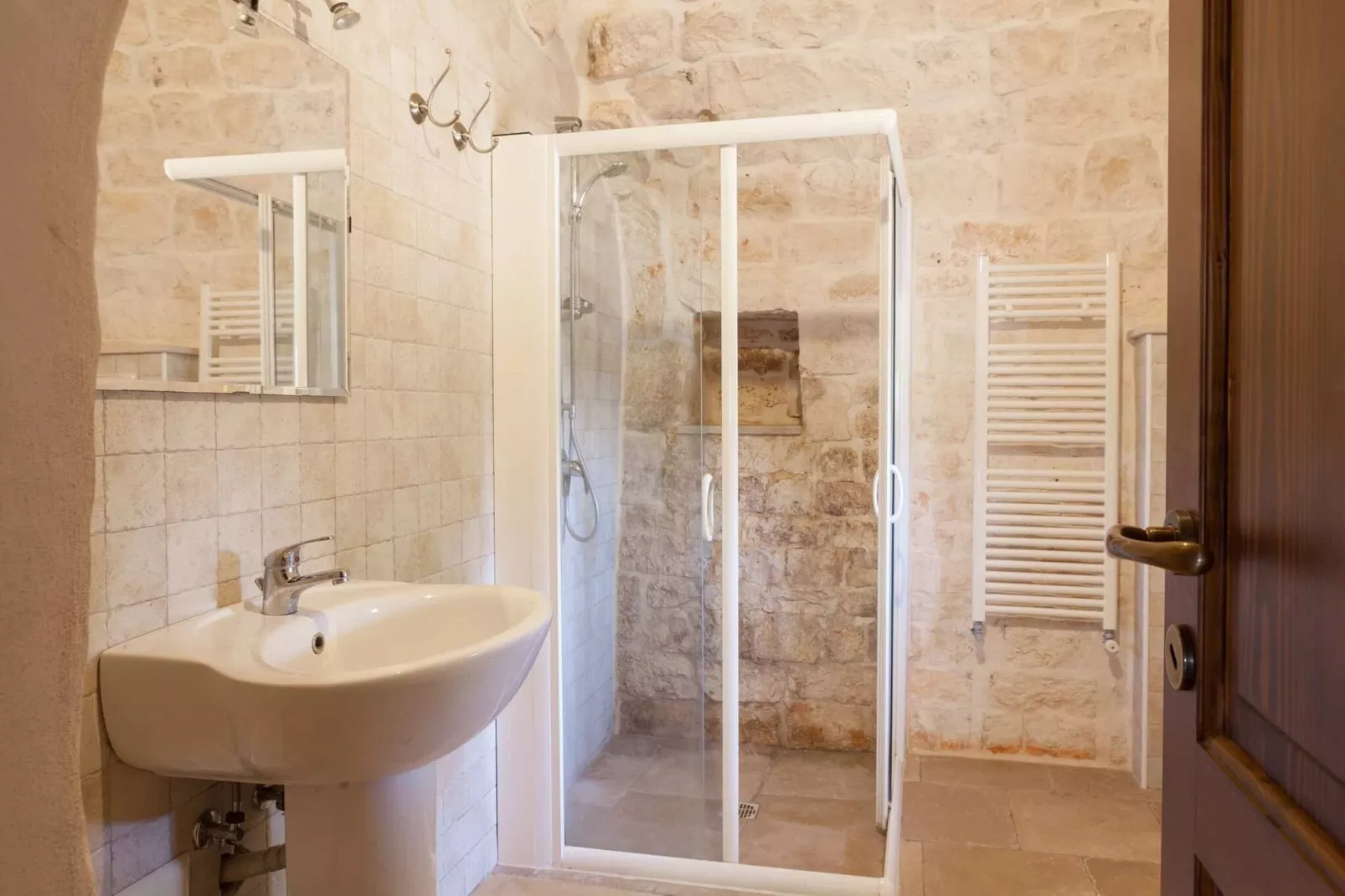 Magnificent Stefano's Trulli in Locorotondo-Bathroom