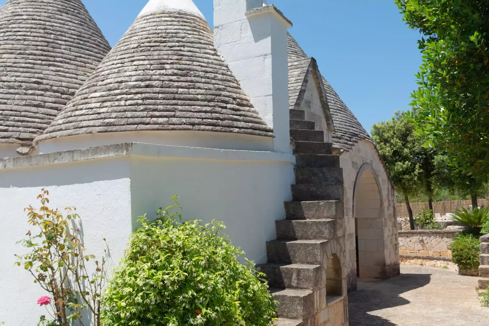 Trulli Tre Corbezzoli - Ostuni-Extérieur été